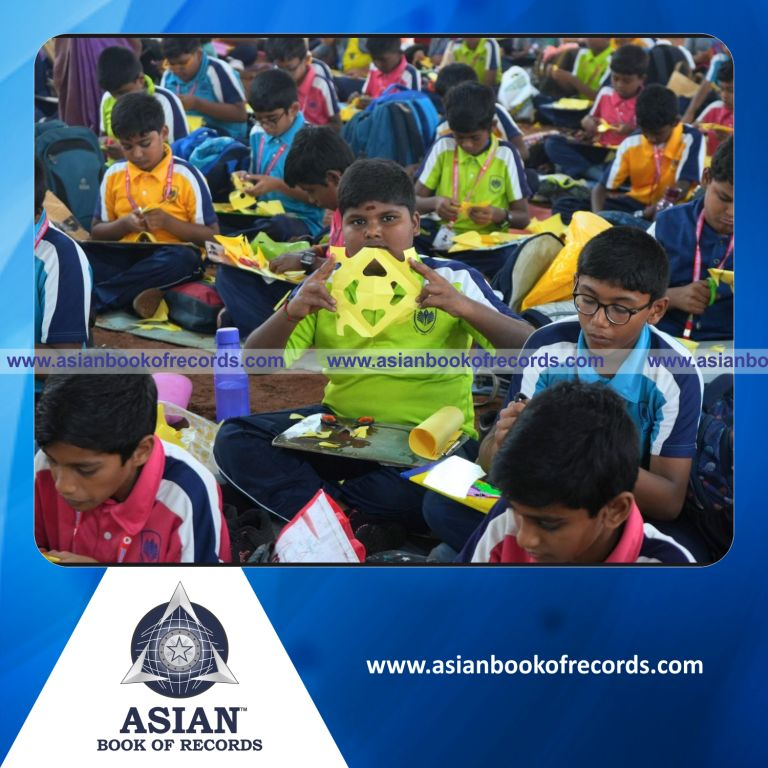 Highest Number of Participants Making Kirigami Models Simultaneously (Single Venue)