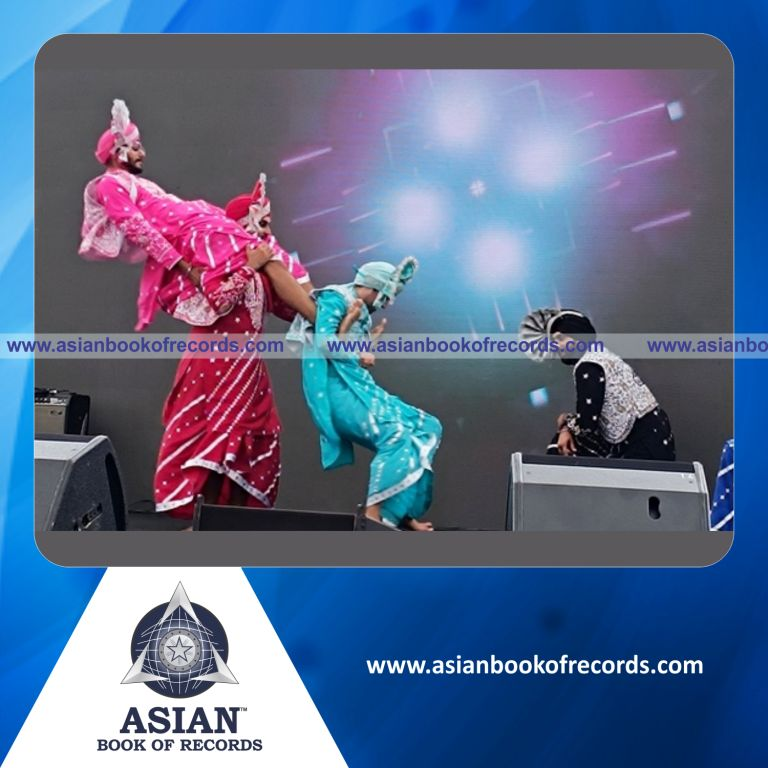 Highest Number of Participants Contributing to a Digital Ethnic Attire Montage