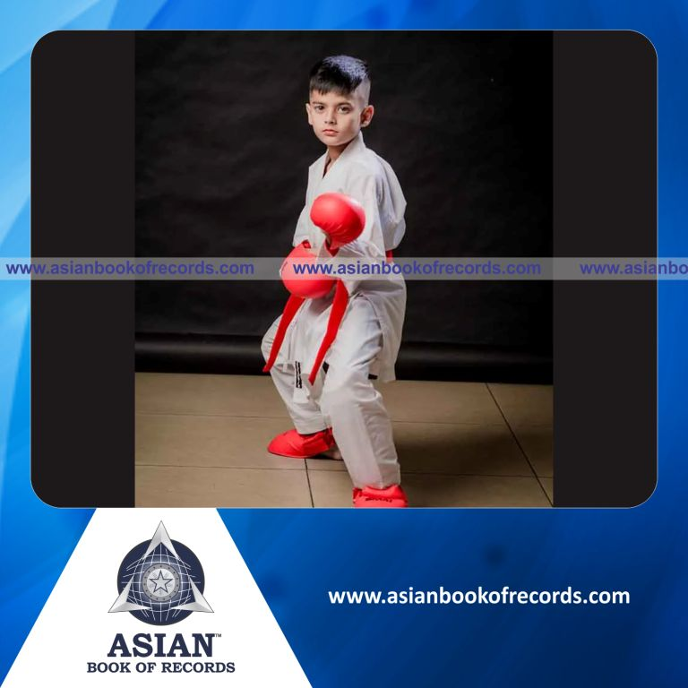 Highest Number of Double Roundhouse Kicks in One Minute by an Individual (Minor - Male)
